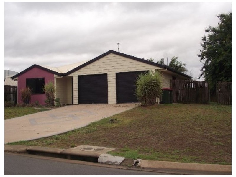 26 Savannah Drive, Moranbah QLD 4744