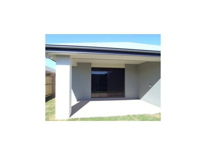 66 Newport Parade, Blacks Beach QLD 4740