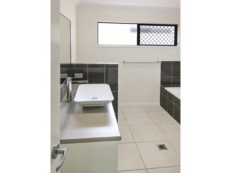 1/12 Kierra Drive, Andergrove QLD 4740