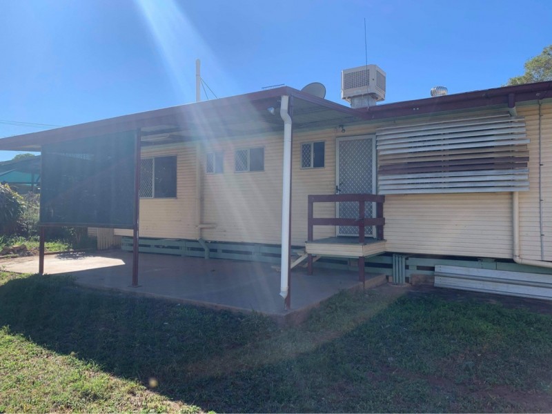 21 Rolfe Street, Moranbah QLD 4744