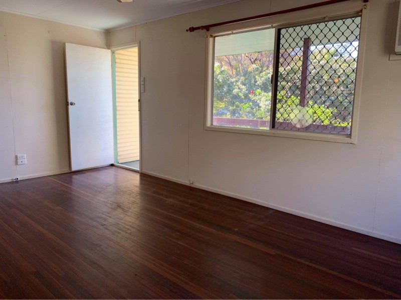 21 Rolfe Street, Moranbah QLD 4744