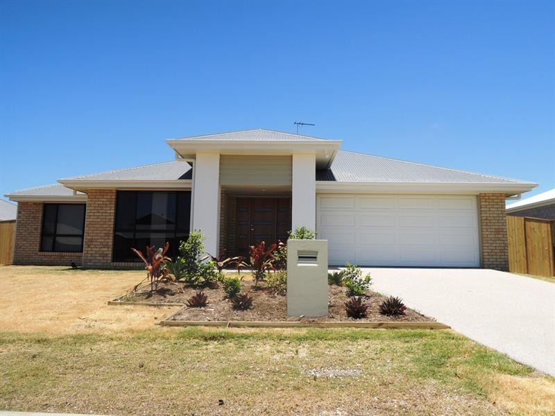 61 Schooner Ave, Shoal Point QLD 4750