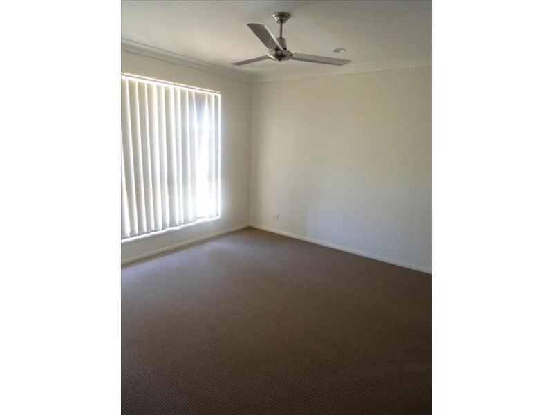 61 Schooner Ave, Shoal Point QLD 4750