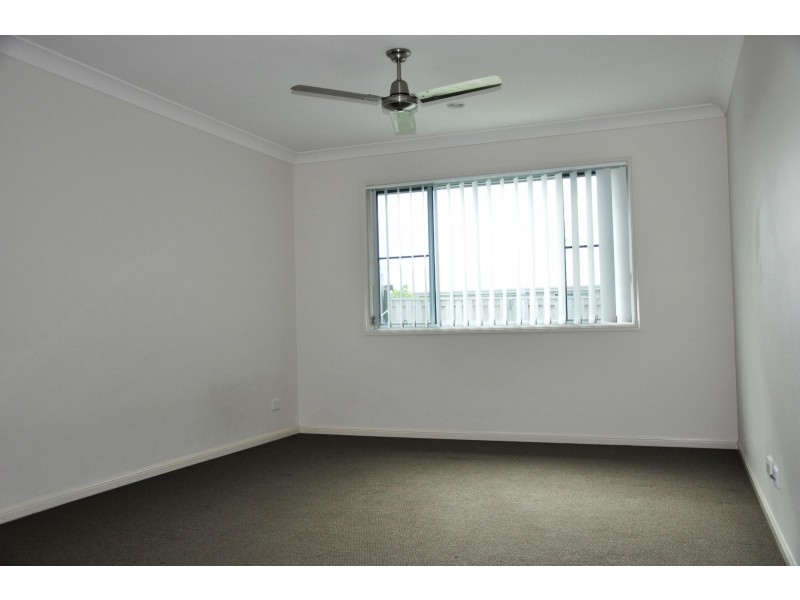 6 Newport Parade, Blacks Beach QLD 4740