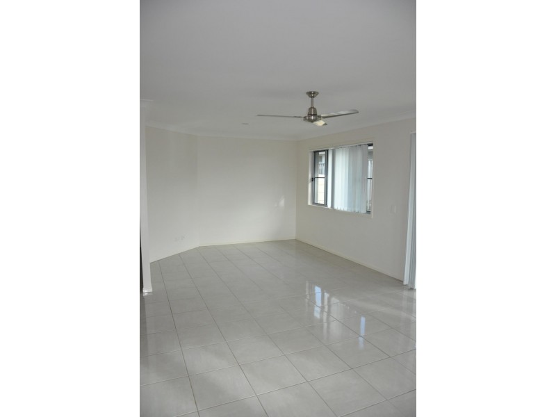 6 Newport Parade, Blacks Beach QLD 4740