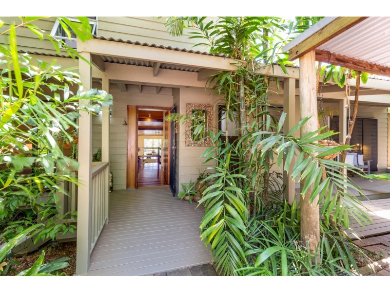 10 Mowlam Street, Eimeo QLD 4740