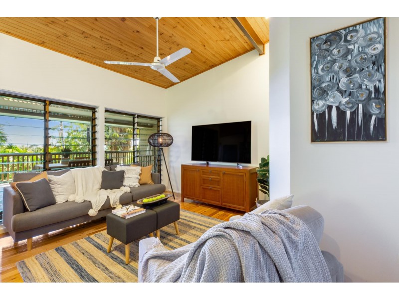 10 Mowlam Street, Eimeo QLD 4740