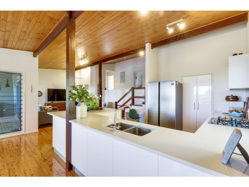 10 Mowlam Street, Eimeo QLD 4740