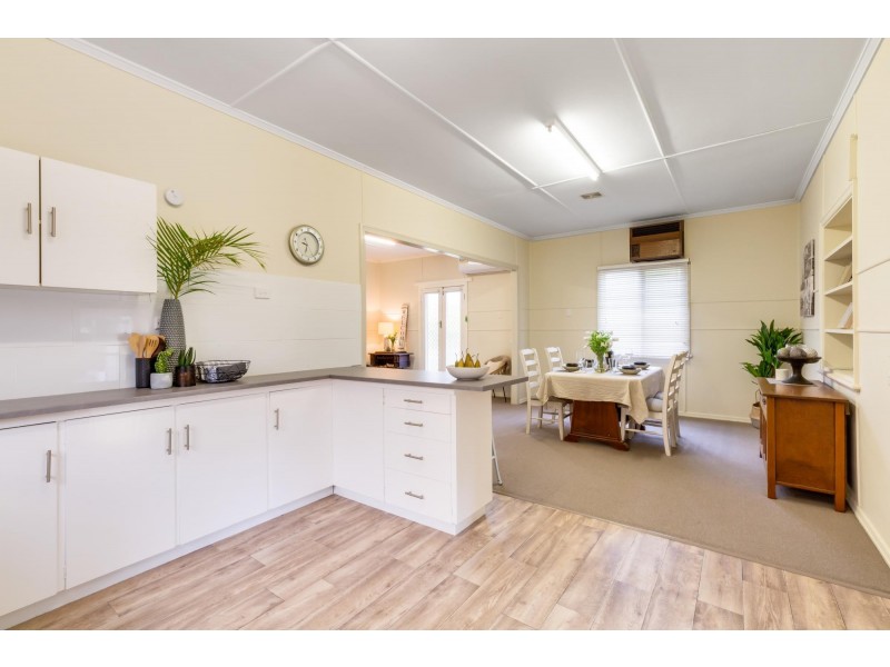 17 Robin Street, Slade Point QLD 4740