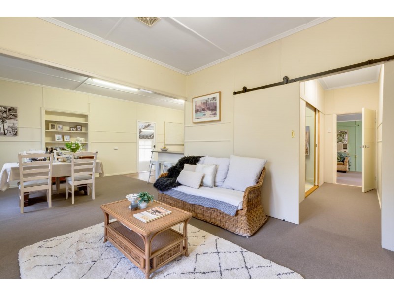 17 Robin Street, Slade Point QLD 4740