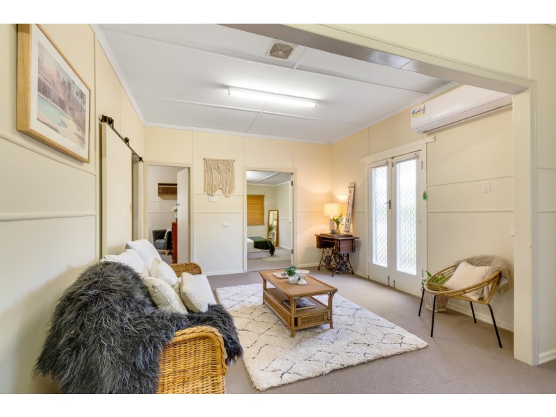 17 Robin Street, Slade Point QLD 4740