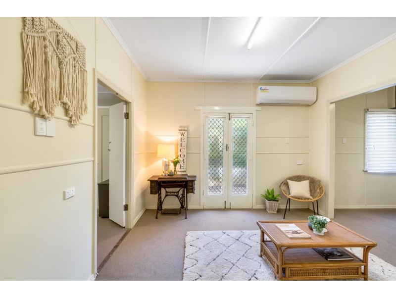 17 Robin Street, Slade Point QLD 4740