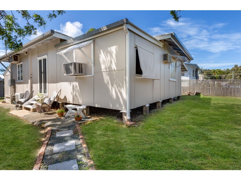 17 Robin Street, Slade Point QLD 4740