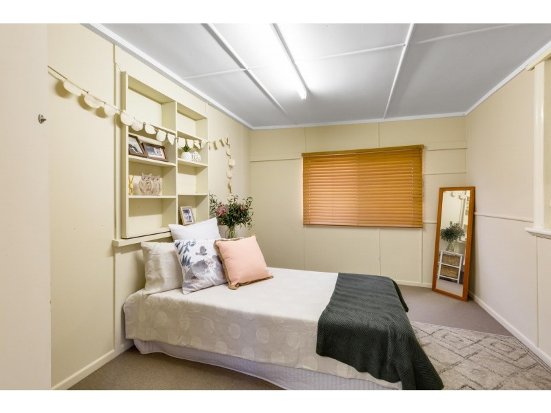 17 Robin Street, Slade Point QLD 4740