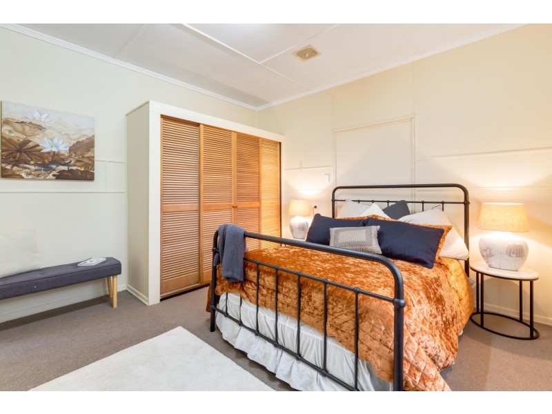 17 Robin Street, Slade Point QLD 4740