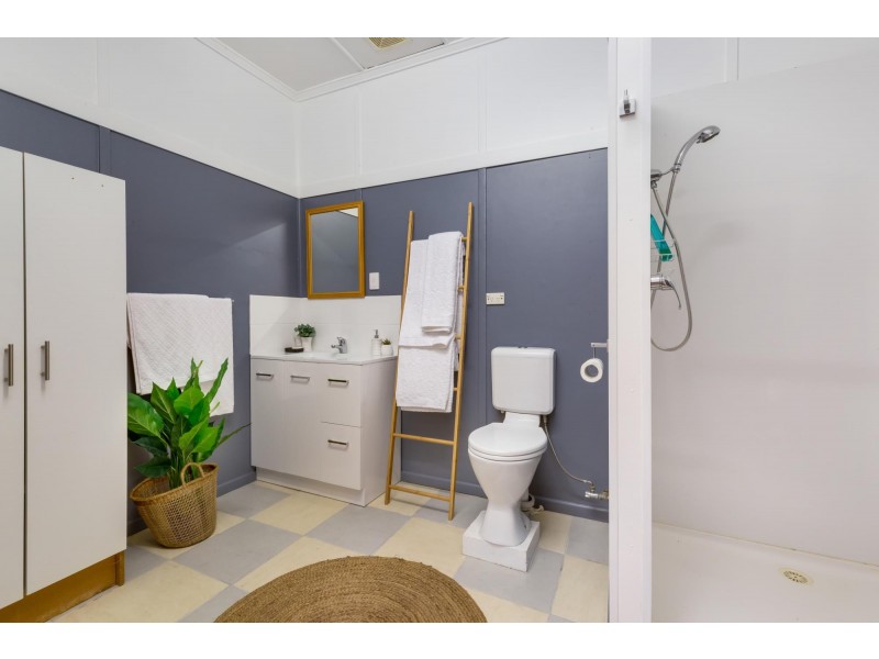 17 Robin Street, Slade Point QLD 4740