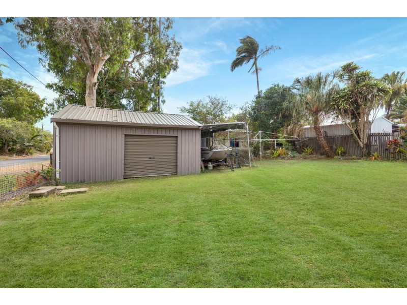 17 Robin Street, Slade Point QLD 4740