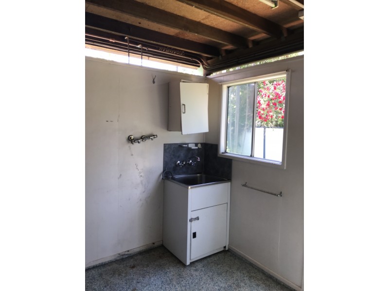 32 Clements St, Moranbah QLD 4744