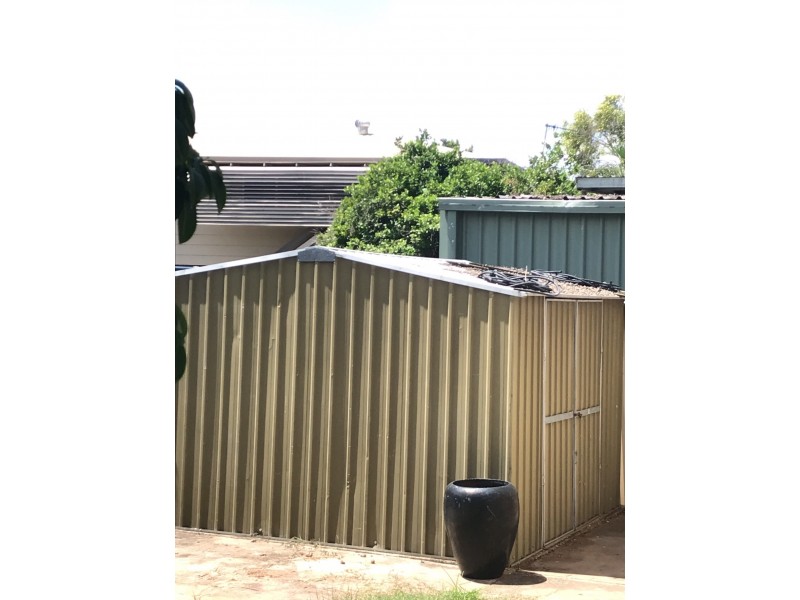 32 Clements St, Moranbah QLD 4744