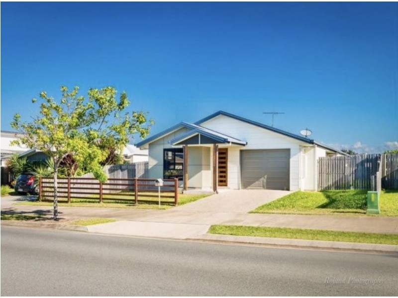 8 Montgomery Street, Rural View QLD 4740