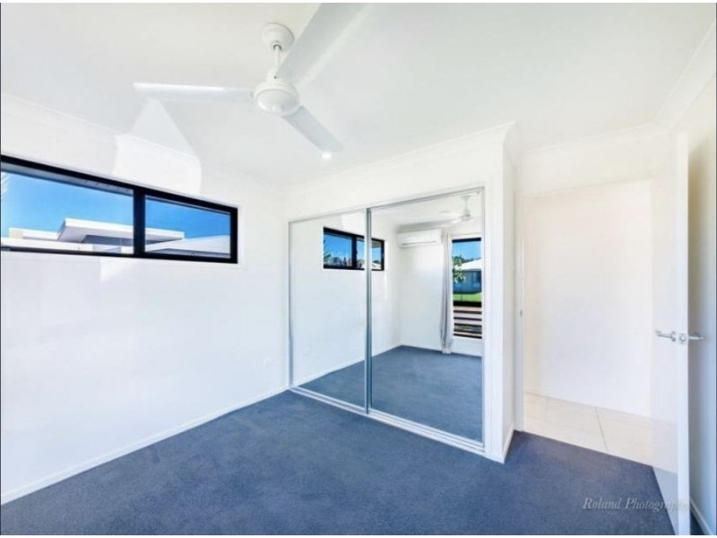 8 Montgomery Street, Rural View QLD 4740