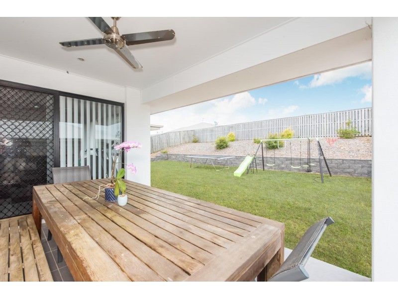 6 Hinkler Court, Rural View QLD 4740