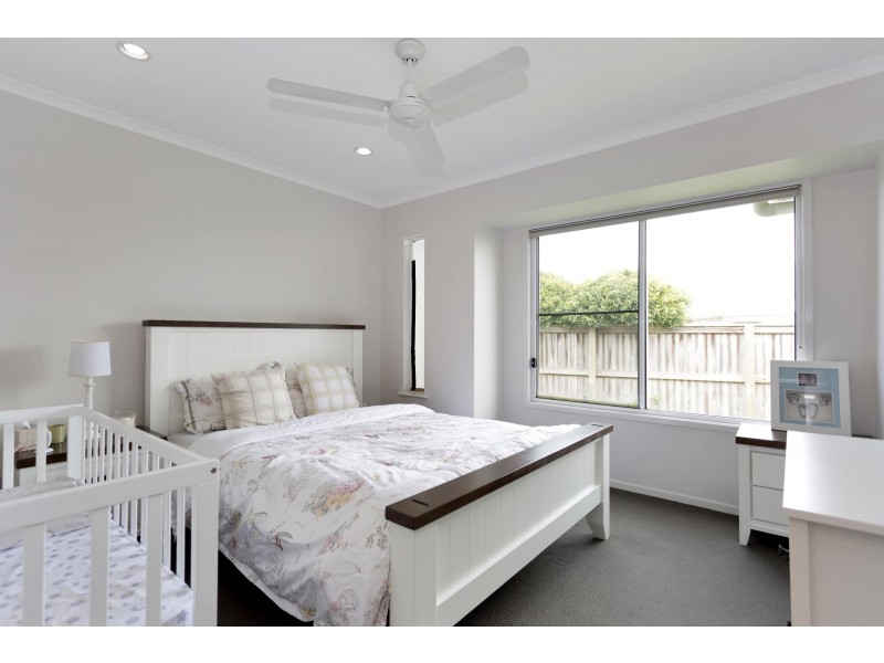 2/4 Berkshire Lane, Ooralea QLD 4740