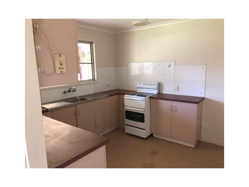 11 Yeates Street, Moranbah QLD 4744