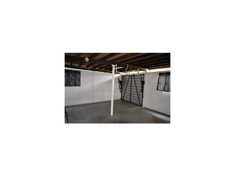 32 Clements St, Moranbah QLD 4744