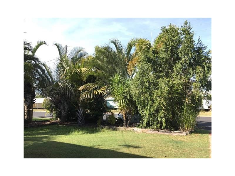 20 Burke Drive, Moranbah QLD 4744