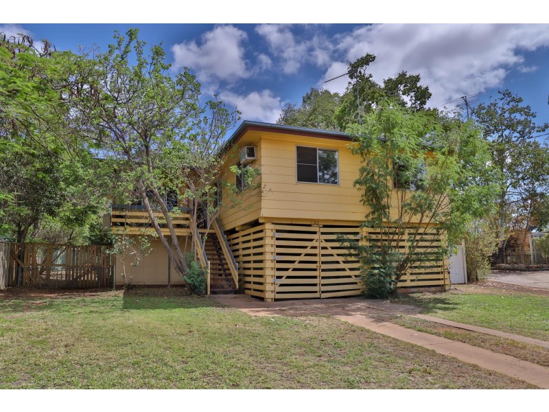 7 Renier St, Moranbah QLD 4744