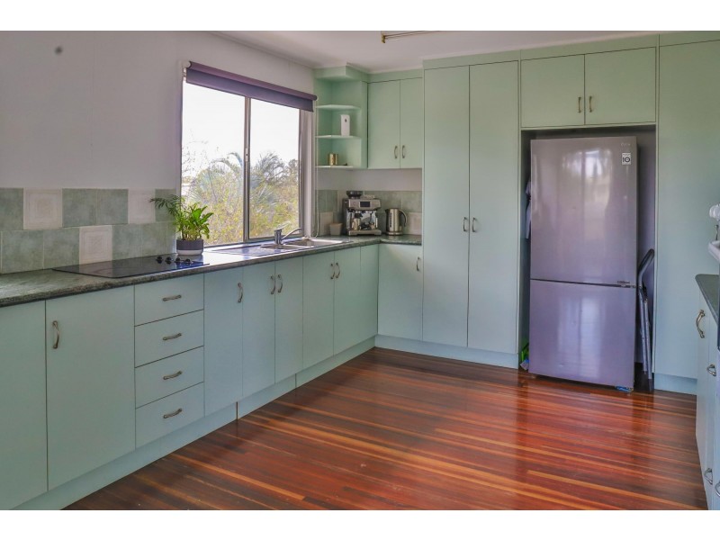 7 Renier St, Moranbah QLD 4744