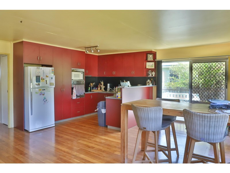 16 Watkins Street, Moranbah QLD 4744