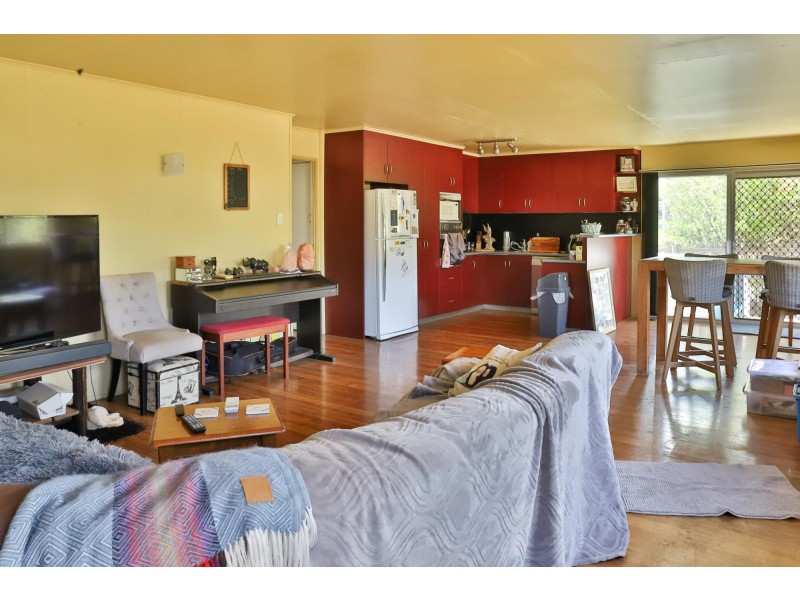16 Watkins Street, Moranbah QLD 4744