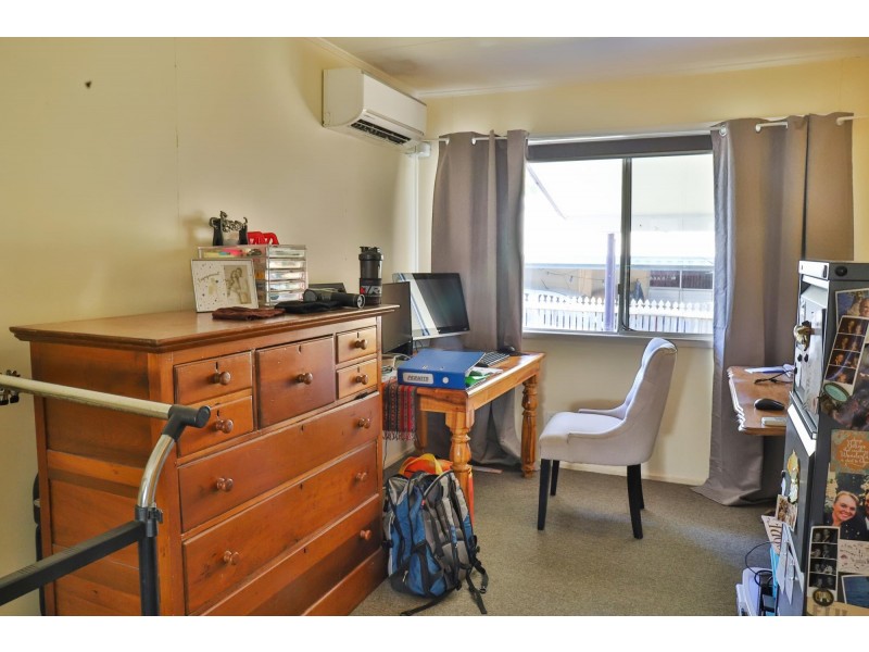 16 Watkins Street, Moranbah QLD 4744