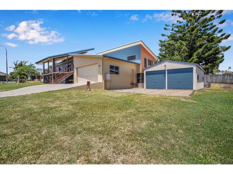 4 Arana Drive, Rural View QLD 4740