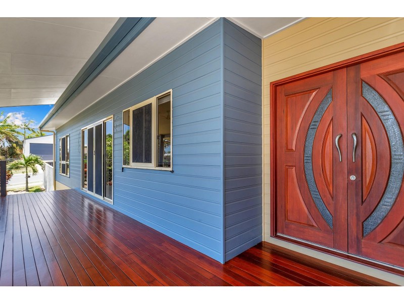 4 Arana Drive, Rural View QLD 4740