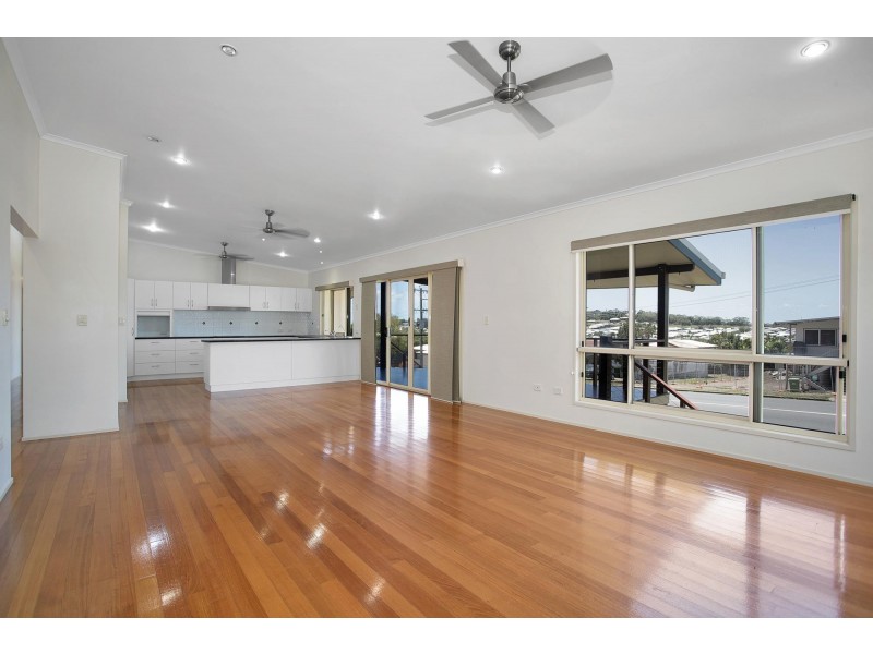 4 Arana Drive, Rural View QLD 4740