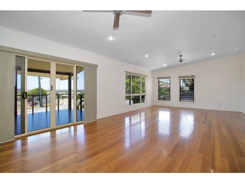 4 Arana Drive, Rural View QLD 4740