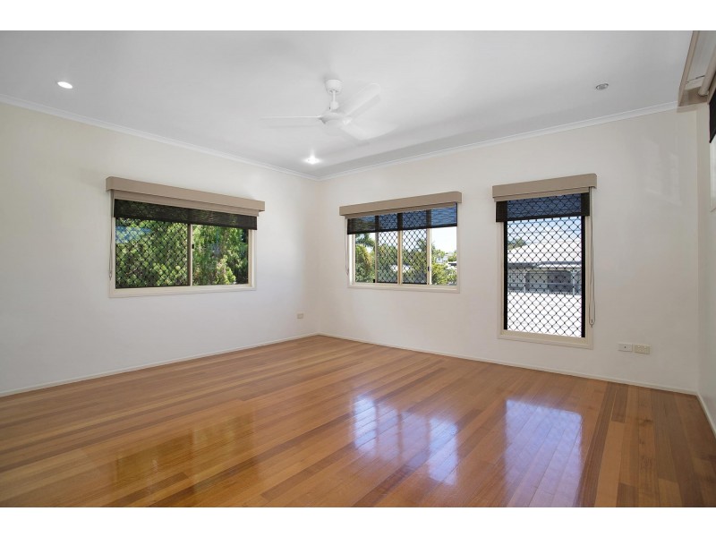 4 Arana Drive, Rural View QLD 4740
