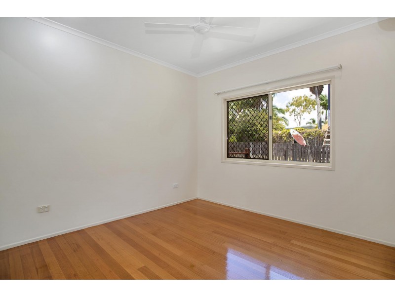 4 Arana Drive, Rural View QLD 4740
