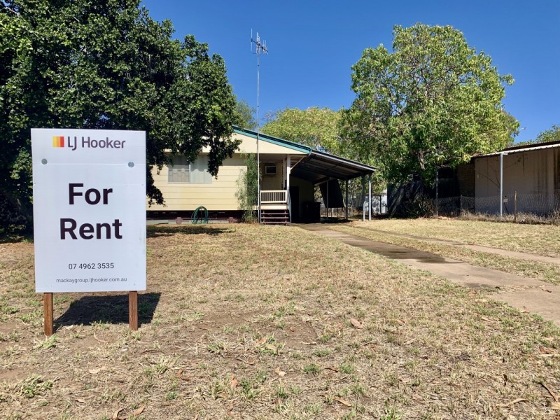 15 Queen Elizabeth Drive, Dysart QLD 4745