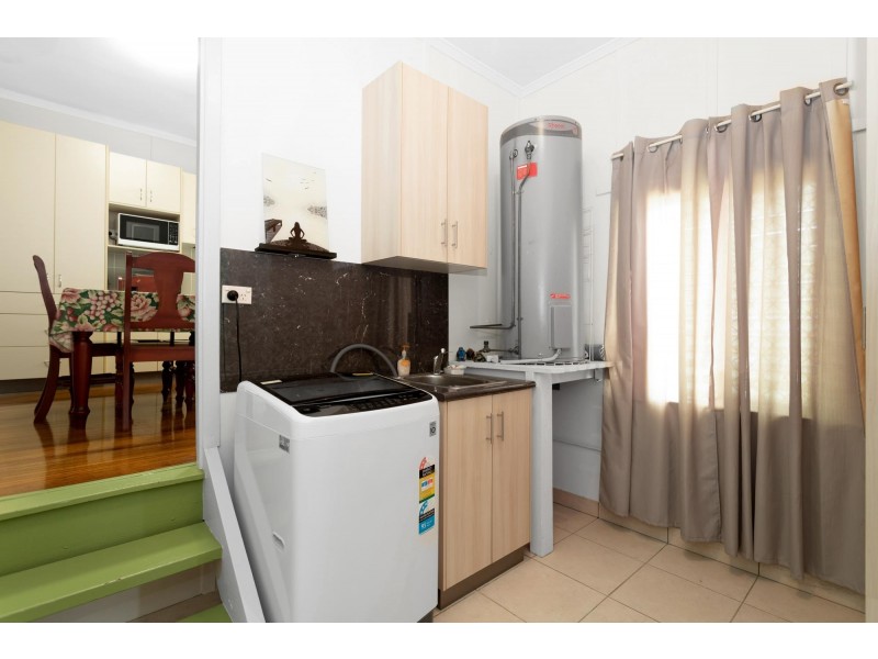 6 Mary Street, West Mackay QLD 4740