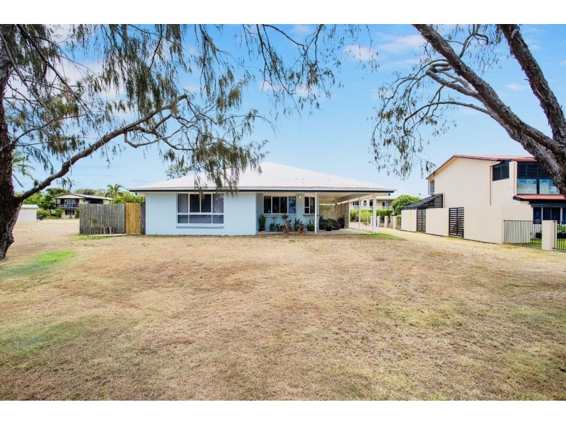 30 Owen Jenkins Drive, Sarina Beach QLD 4737