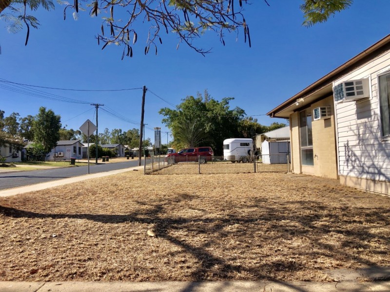 24 Crawford Street, Dysart QLD 4745