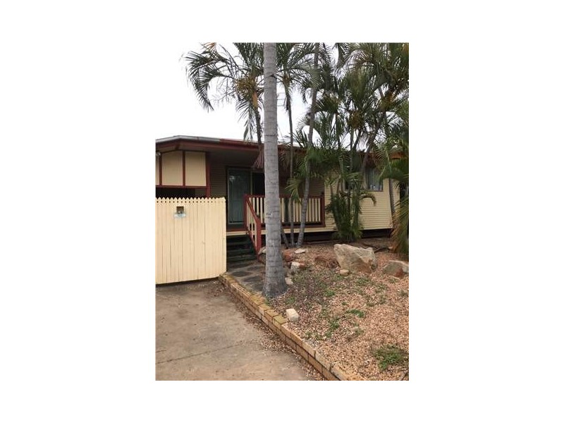 15 Rolfe Street, Moranbah QLD 4744