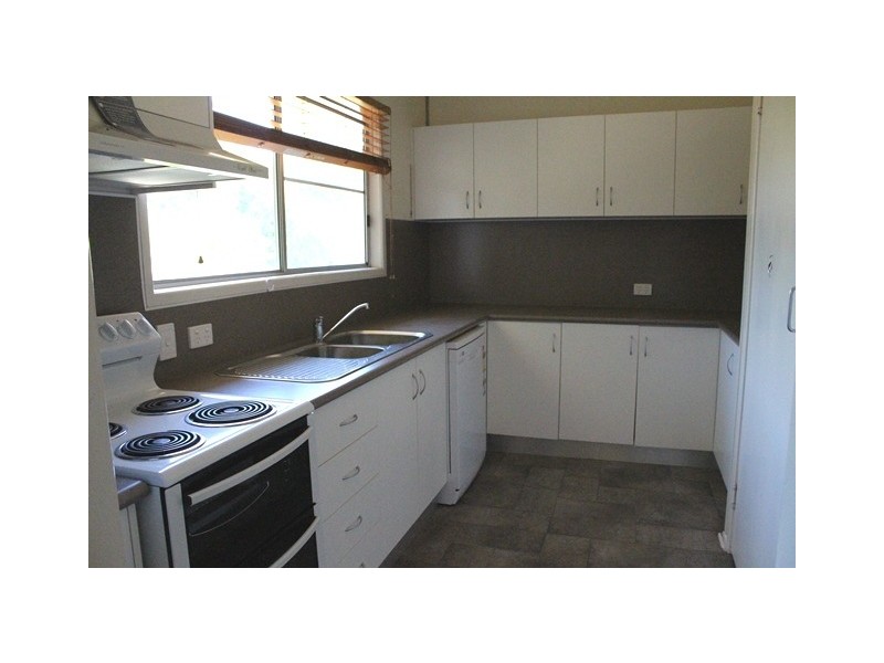 12 Gordon Terrace, Moranbah QLD 4744