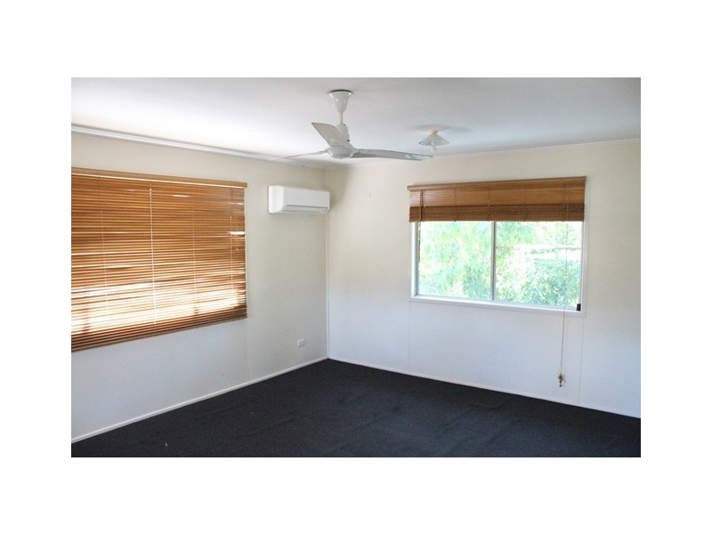 12 Gordon Terrace, Moranbah QLD 4744