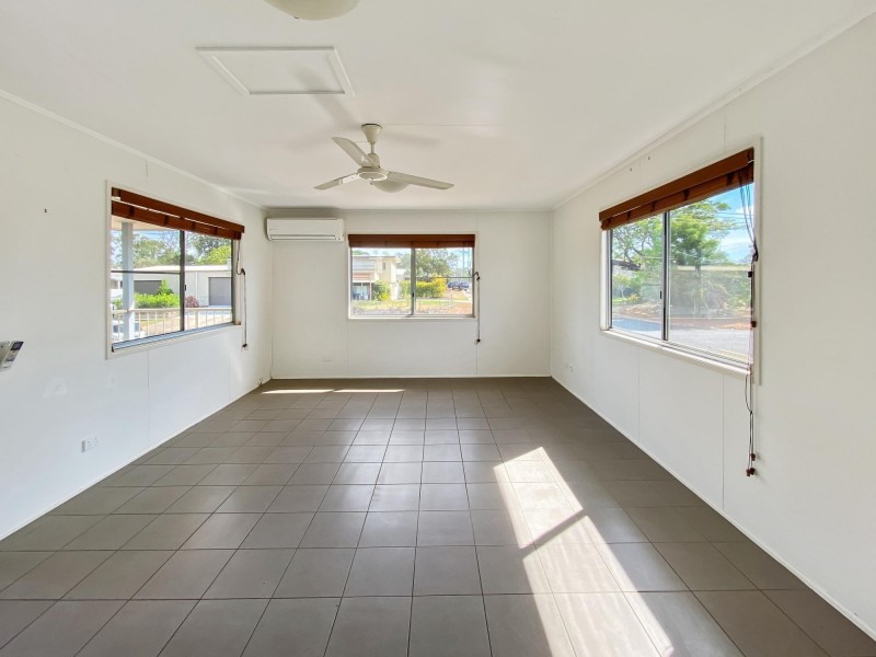 37 Bradman Street, Moranbah QLD 4744
