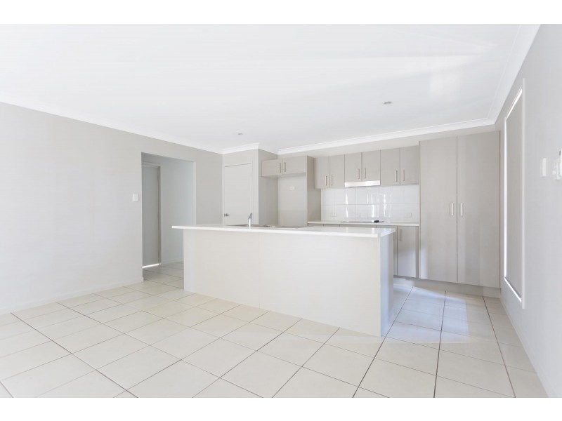 2E Mansfield Drive, Beaconsfield QLD 4740